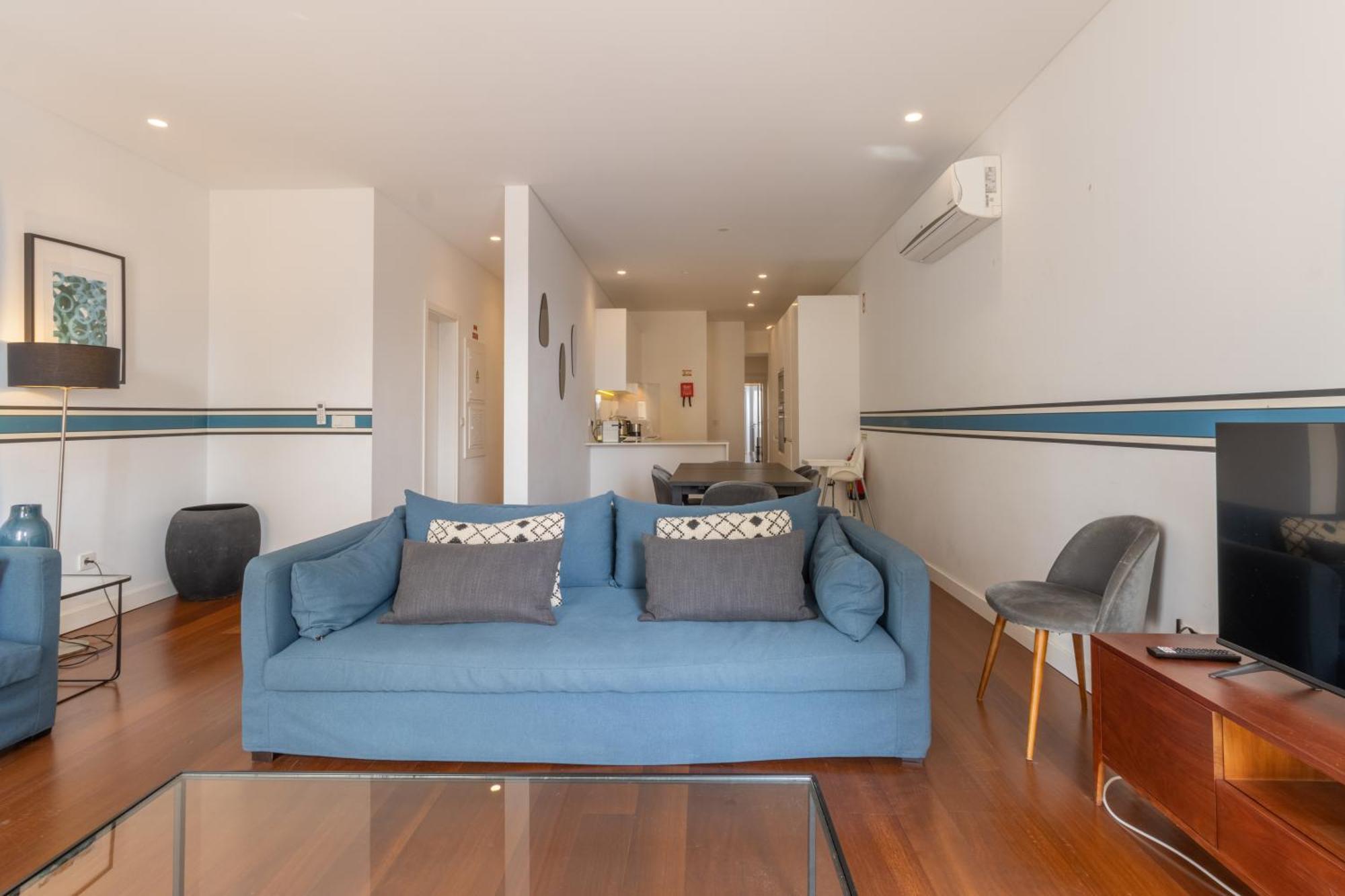 Modern 3Br, Terrace, Ac/Heating & Self Check-In Apartment Lisbon Luaran gambar