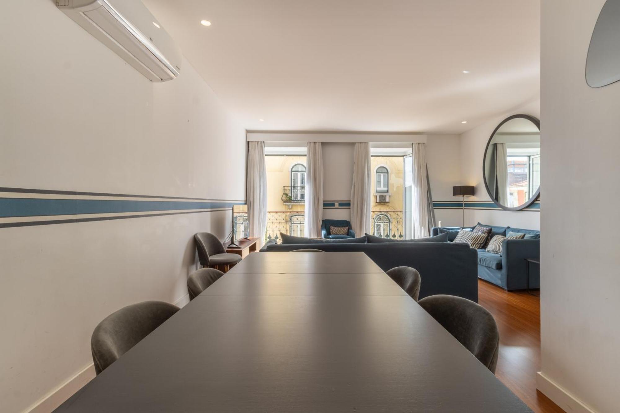 Modern 3Br, Terrace, Ac/Heating & Self Check-In Apartment Lisbon Luaran gambar